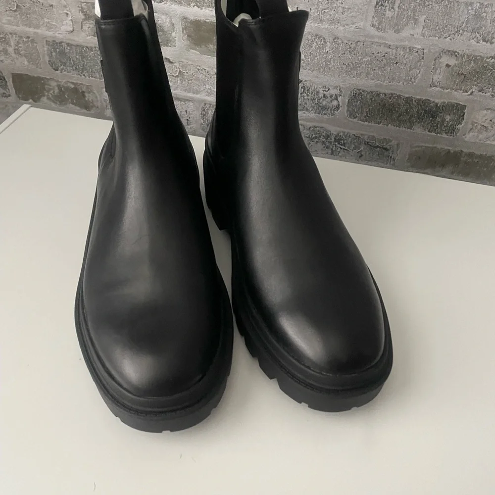 Coach Men’s Black Leather Chelsea Boots Lug Sole Size 12
